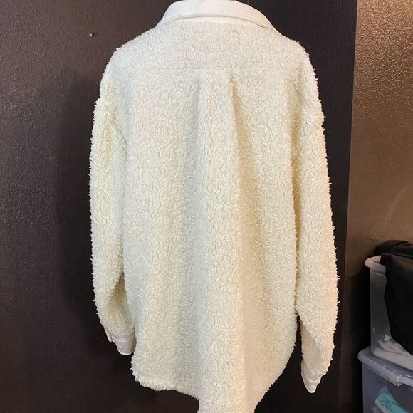 THE Sweatshirt Project Cream Sherpa Faux Shearling Button Front Shirt Jacket - Picture 2 of 7